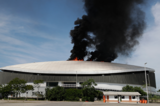Μεγάλη φωτιά στο ποδηλατοδρόμιο της Βραζιλίας - Κάηκε ολοσχερώς η στέγη [εικόνες - βίντεο]